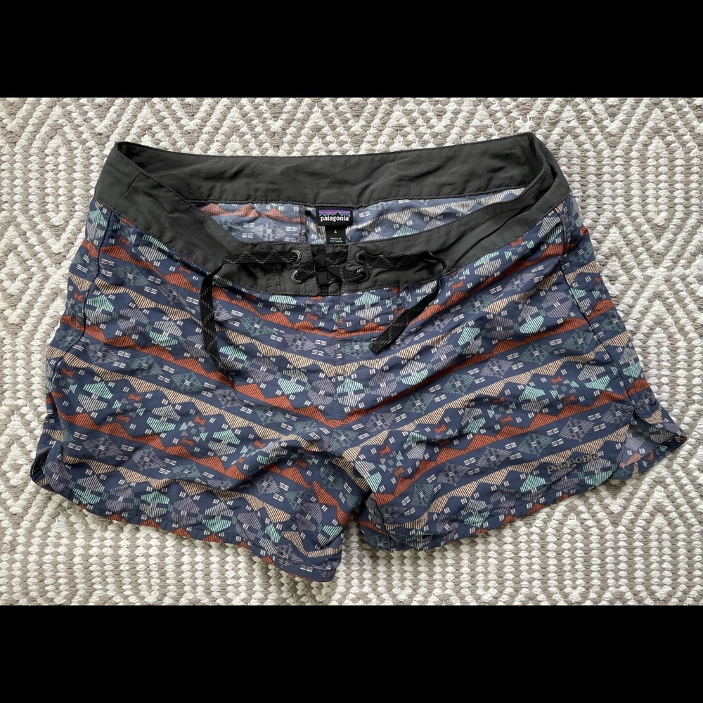 Patagonia Women’s Hiking / Trail Shorts Size 4 Aztec Print Drawstring Waist EUC